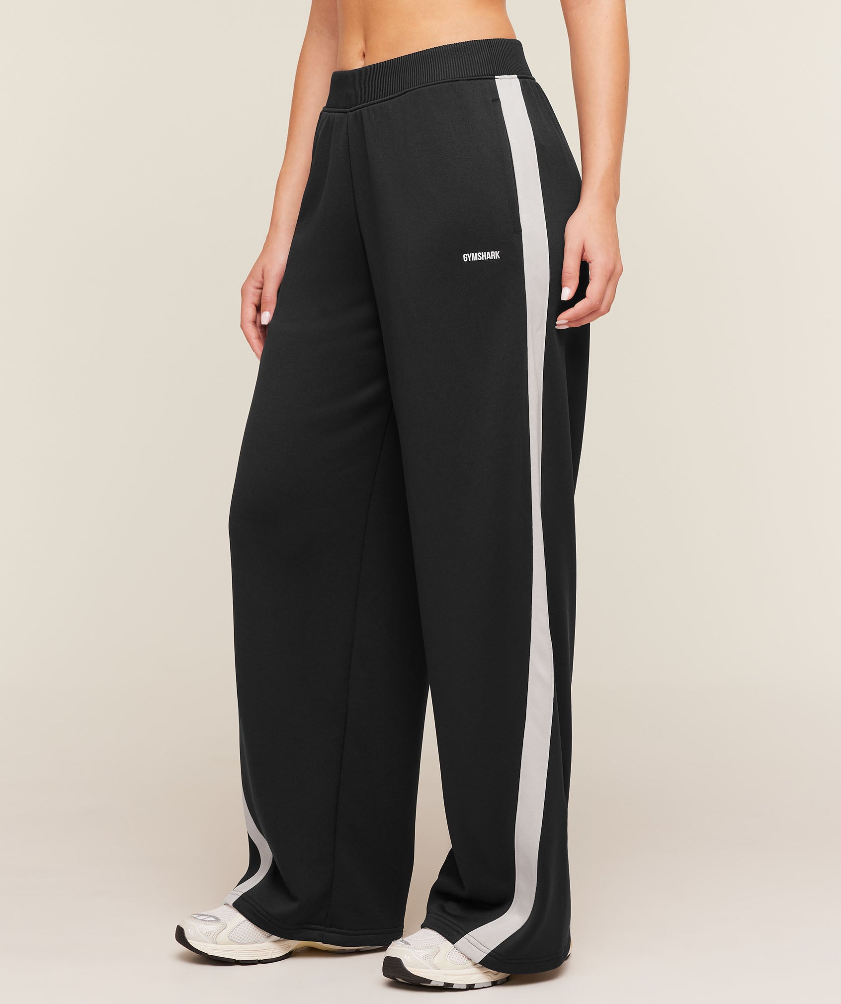 Gymshark Lightweight Tricot Wide Leg Pants - Black/Tinted White